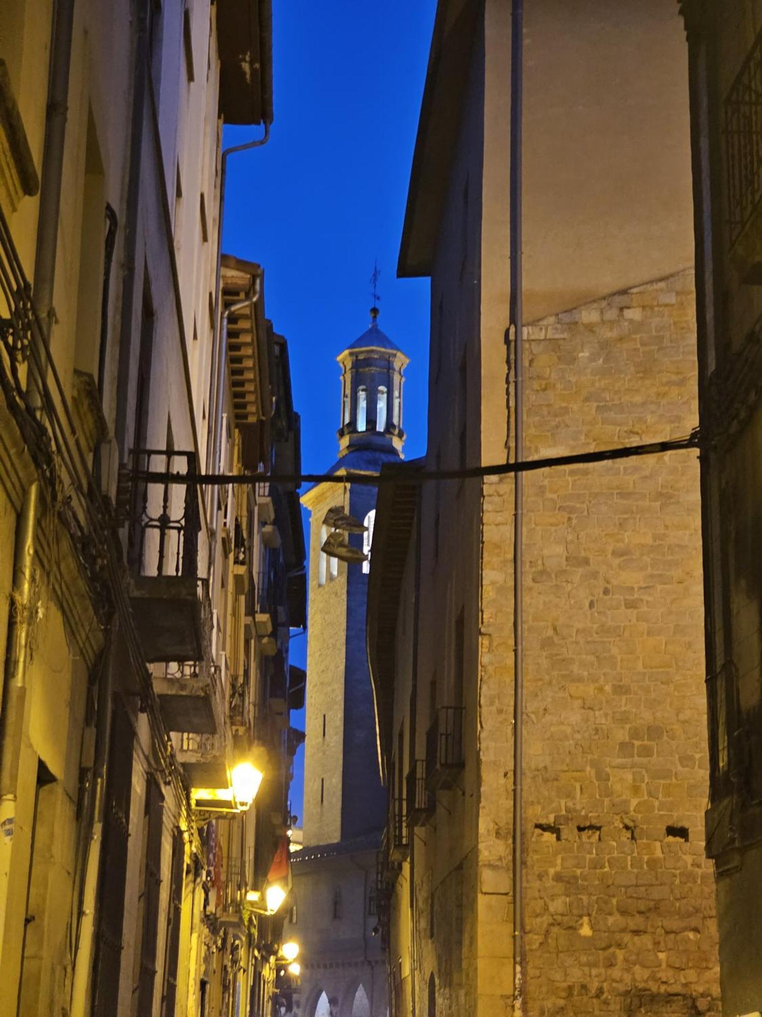 Fuente De Navarreria By Clabao Pamplona Esterno foto